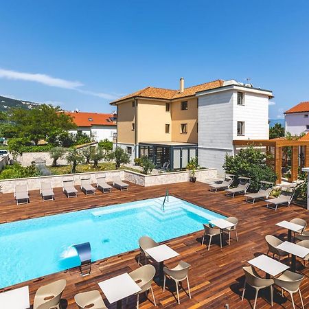 Vila Iris Baska エクステリア 写真